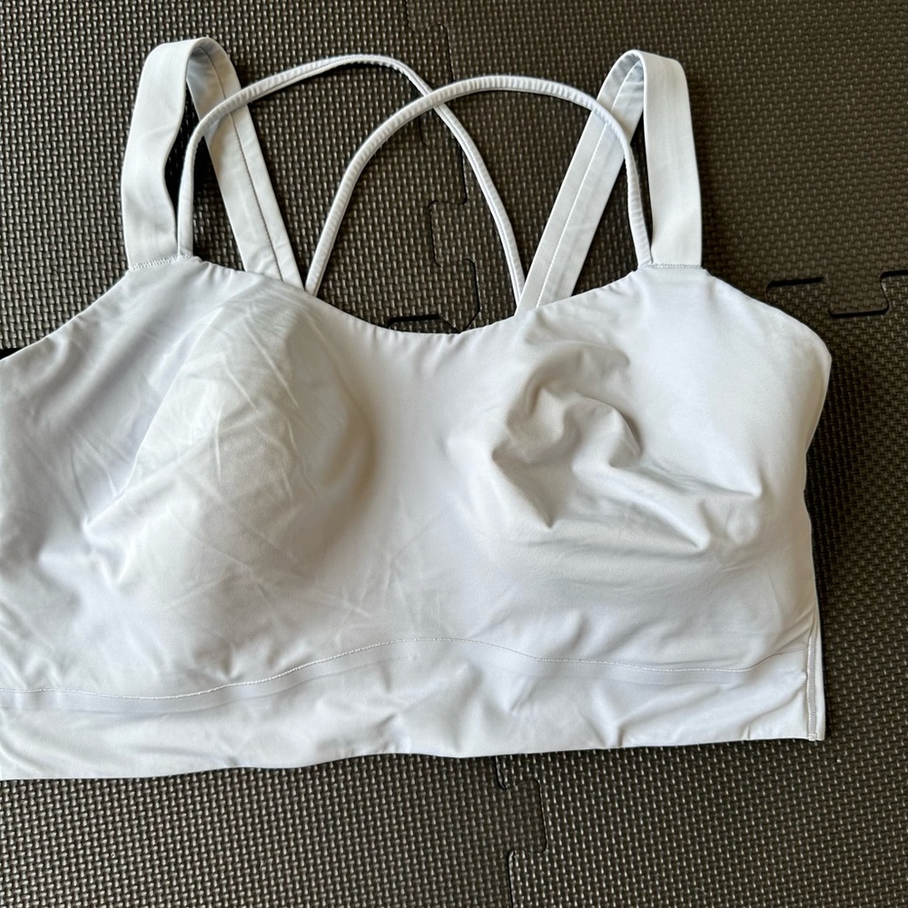 Lululemon Like A Cloud bra. Size 12, excellent condition